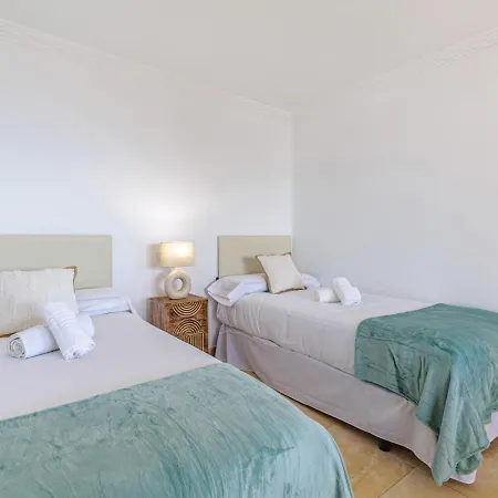 Beachfront With Twin Beds * Marbella